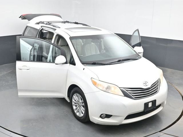 2012 Toyota Sienna XLE AAS