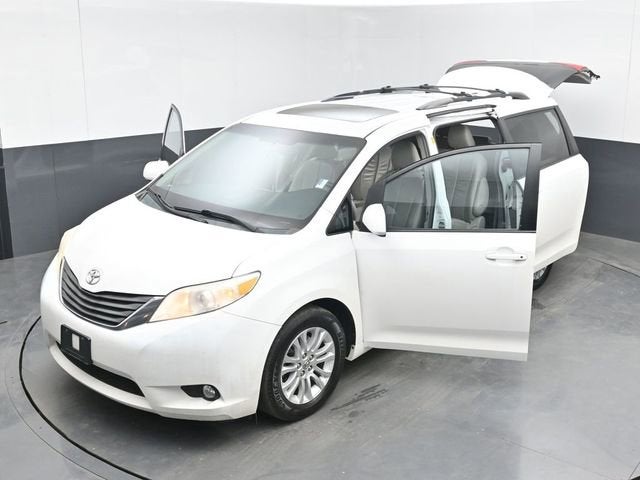 2012 Toyota Sienna XLE AAS