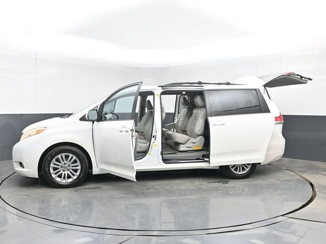 2012 Toyota Sienna XLE AAS