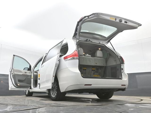 2012 Toyota Sienna XLE AAS