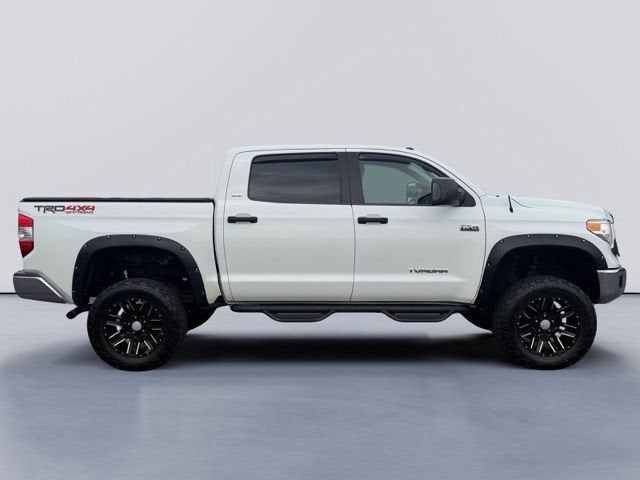 2017 Toyota Tundra SR5 5.7L V8