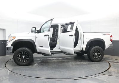 2017 Toyota Tundra SR5 5.7L V8