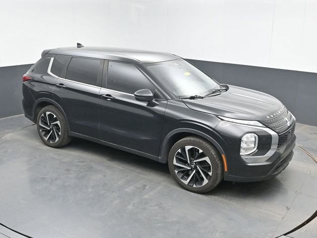 2022 Mitsubishi Outlander ES