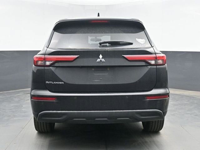 2022 Mitsubishi Outlander ES