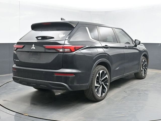 2022 Mitsubishi Outlander ES
