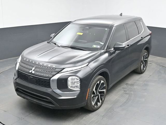 2022 Mitsubishi Outlander ES