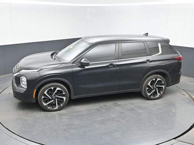 2022 Mitsubishi Outlander ES