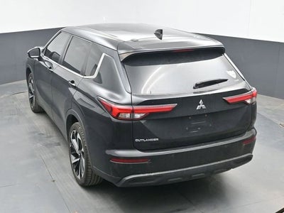 2022 Mitsubishi Outlander ES