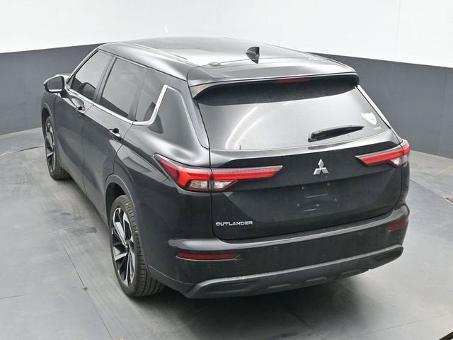 2022 Mitsubishi Outlander ES