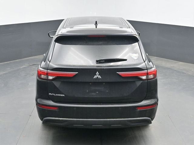 2022 Mitsubishi Outlander ES