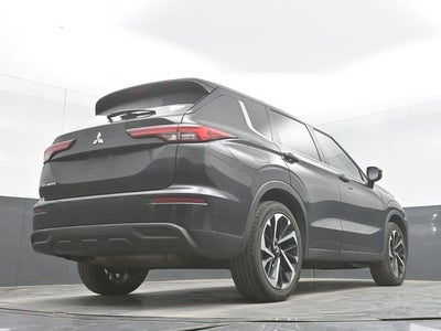 2022 Mitsubishi Outlander ES