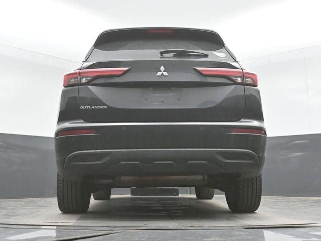 2022 Mitsubishi Outlander ES