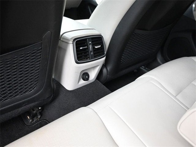 2022 Genesis G70 2.0T