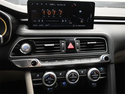 2022 Genesis G70 2.0T