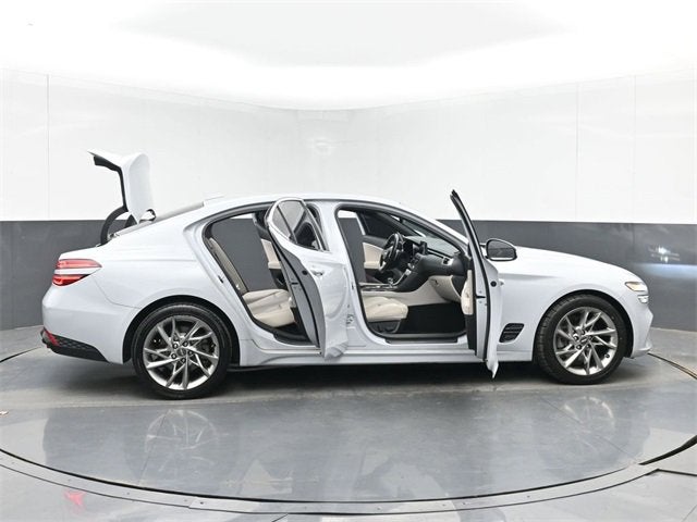 2022 Genesis G70 2.0T