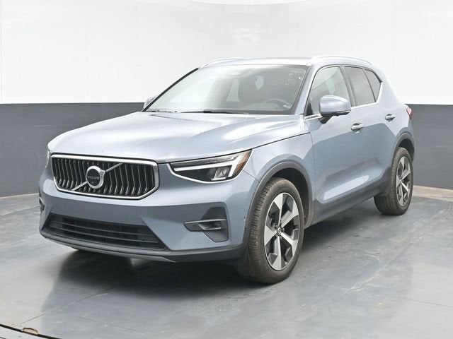 2023 Volvo XC40 B4 Ultimate Bright Theme