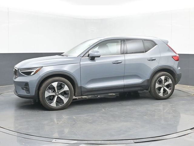 2023 Volvo XC40 B4 Ultimate Bright Theme