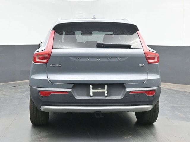 2023 Volvo XC40 B4 Ultimate Bright Theme