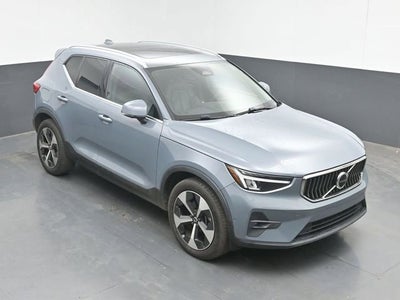 2023 Volvo XC40 B4 Ultimate Bright Theme
