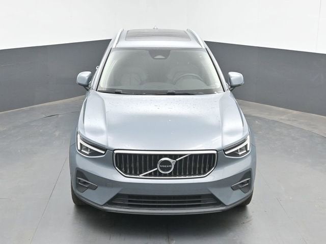 2023 Volvo XC40 B4 Ultimate Bright Theme