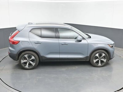 2023 Volvo XC40 B4 Ultimate Bright Theme