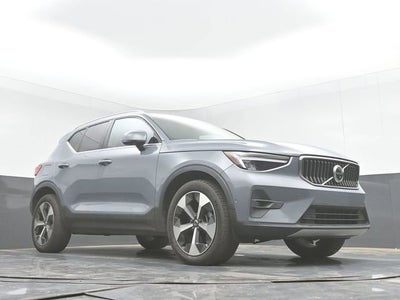 2023 Volvo XC40 B4 Ultimate Bright Theme