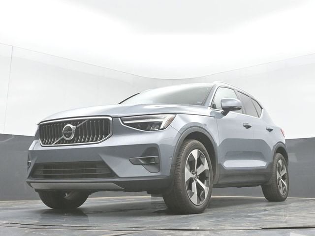 2023 Volvo XC40 B4 Ultimate Bright Theme