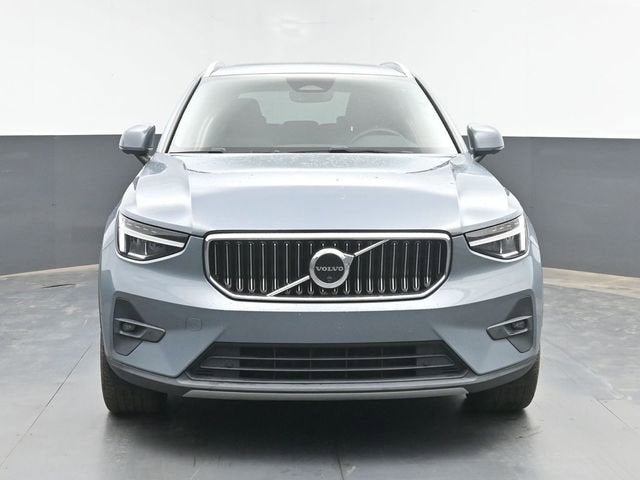 2023 Volvo XC40 B4 Ultimate Bright Theme