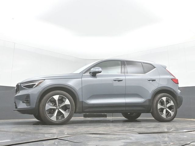 2023 Volvo XC40 B4 Ultimate Bright Theme