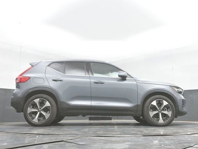 2023 Volvo XC40 B4 Ultimate Bright Theme