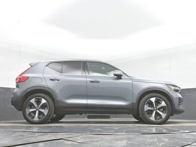2023 Volvo XC40 B4 Ultimate Bright Theme